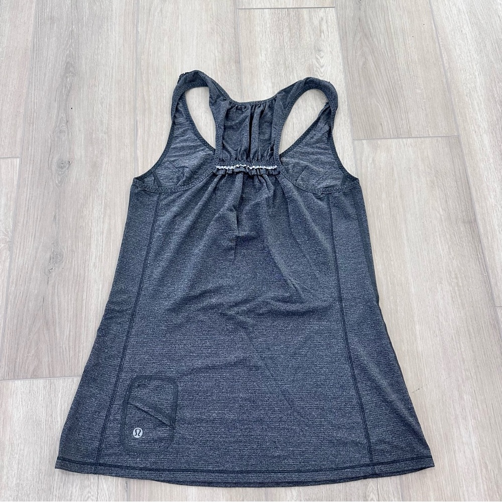 Lululemon run silver bullet tech ruffle racerback tank grey black size 6 - Picture 4 of 7